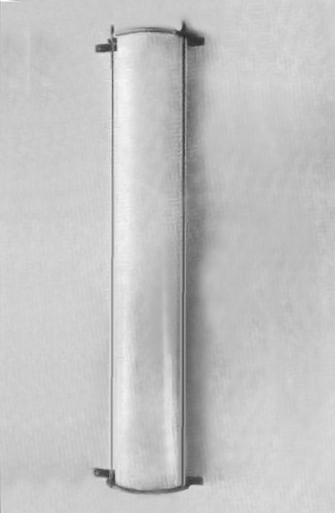 ME 57 Wandleuchte f&uuml;r Sofitten
Messing vernickelt, opal&uuml;berfangener Halbzylinder,
Ausladung: 10 cm.
Produktion: 
- Schwintzer & Gr&auml;ff: ME 57b, 9228
Marianne Brandt