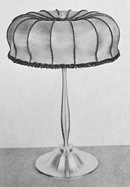 DMW Tischleuchte entworfen von Paul Thiersch 1914.