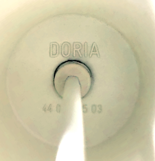 DORIA Marke in der Deckenhalterung.
