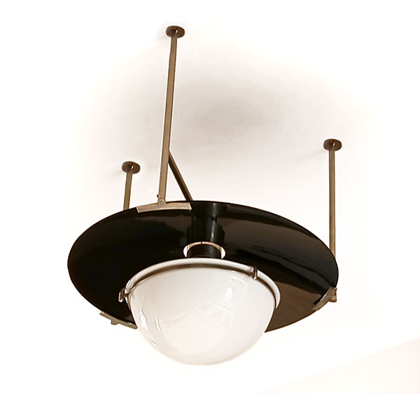 Leuchte f&uuml;r das Treppenhaus im Bauhaus Dessau von Max Krajewski.