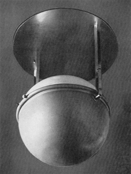 Goldschmidt & Schwabe Deckenleuchte, 1928. Entwurf von Wolfgang T&uuml;mpel.